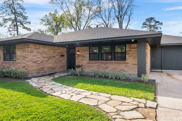 $3,050 | 2223 Hialeah Drive, Houston, TX 77018