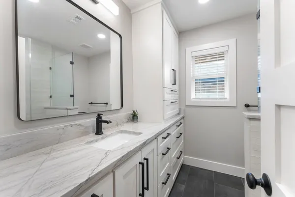 $3,050 | 2223 Hialeah Drive, Houston, TX 77018