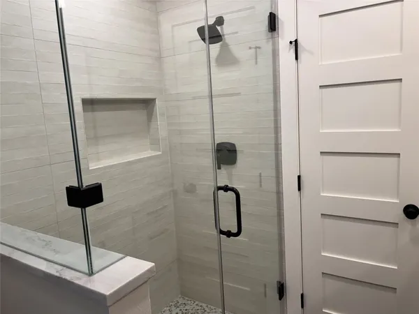 $3,050 | 2223 Hialeah Drive, Houston, TX 77018