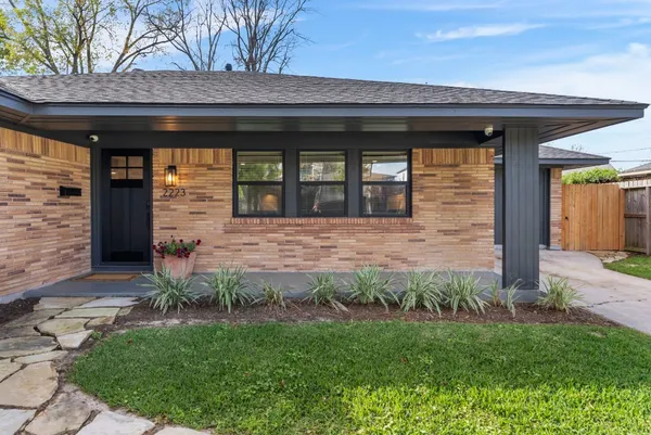 $3,050 | 2223 Hialeah Drive, Houston, TX 77018