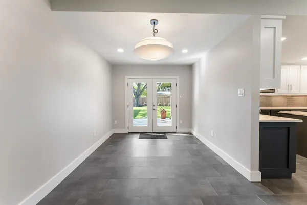 $3,050 | 2223 Hialeah Drive, Houston, TX 77018