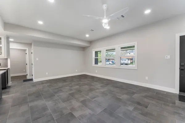 $3,050 | 2223 Hialeah Drive, Houston, TX 77018