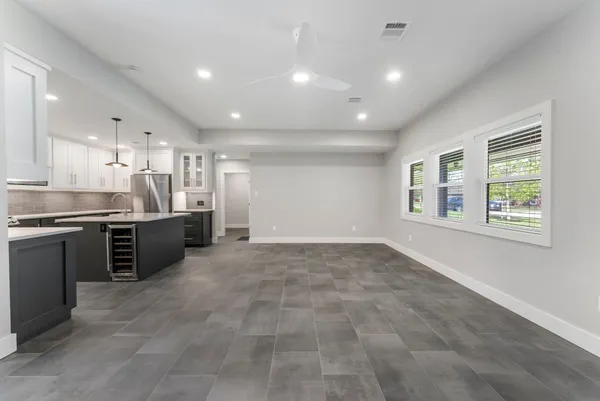 $3,050 | 2223 Hialeah Drive, Houston, TX 77018