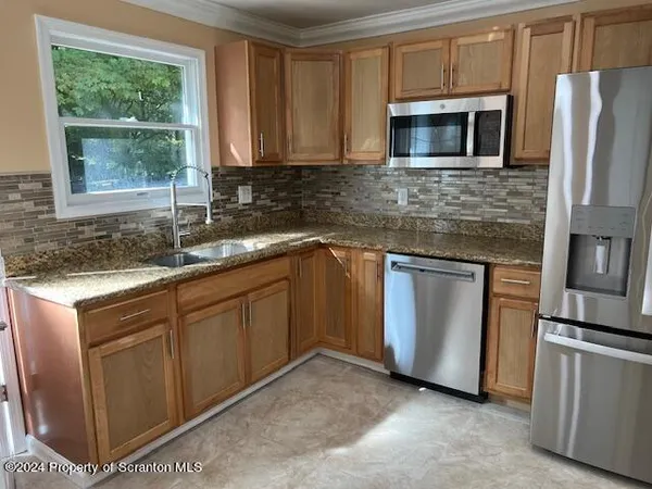 $2,200 | 1598 State Route 6, Factoryville, PA 18419