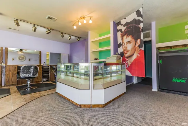 $149,900 | 305 South Albany Street, Selma, IN 47383