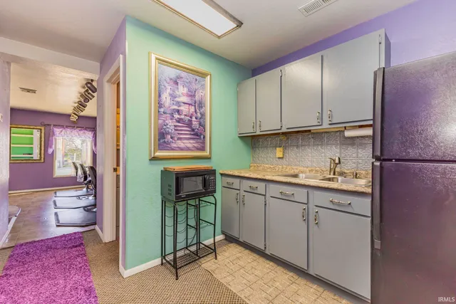 $149,900 | 305 South Albany Street, Selma, IN 47383