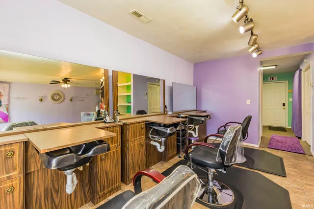 $149,900 | 305 South Albany Street, Selma, IN 47383