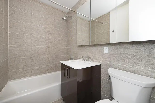 $599,000 | 245 East 25th Street, Unit 10L | Kips Bay