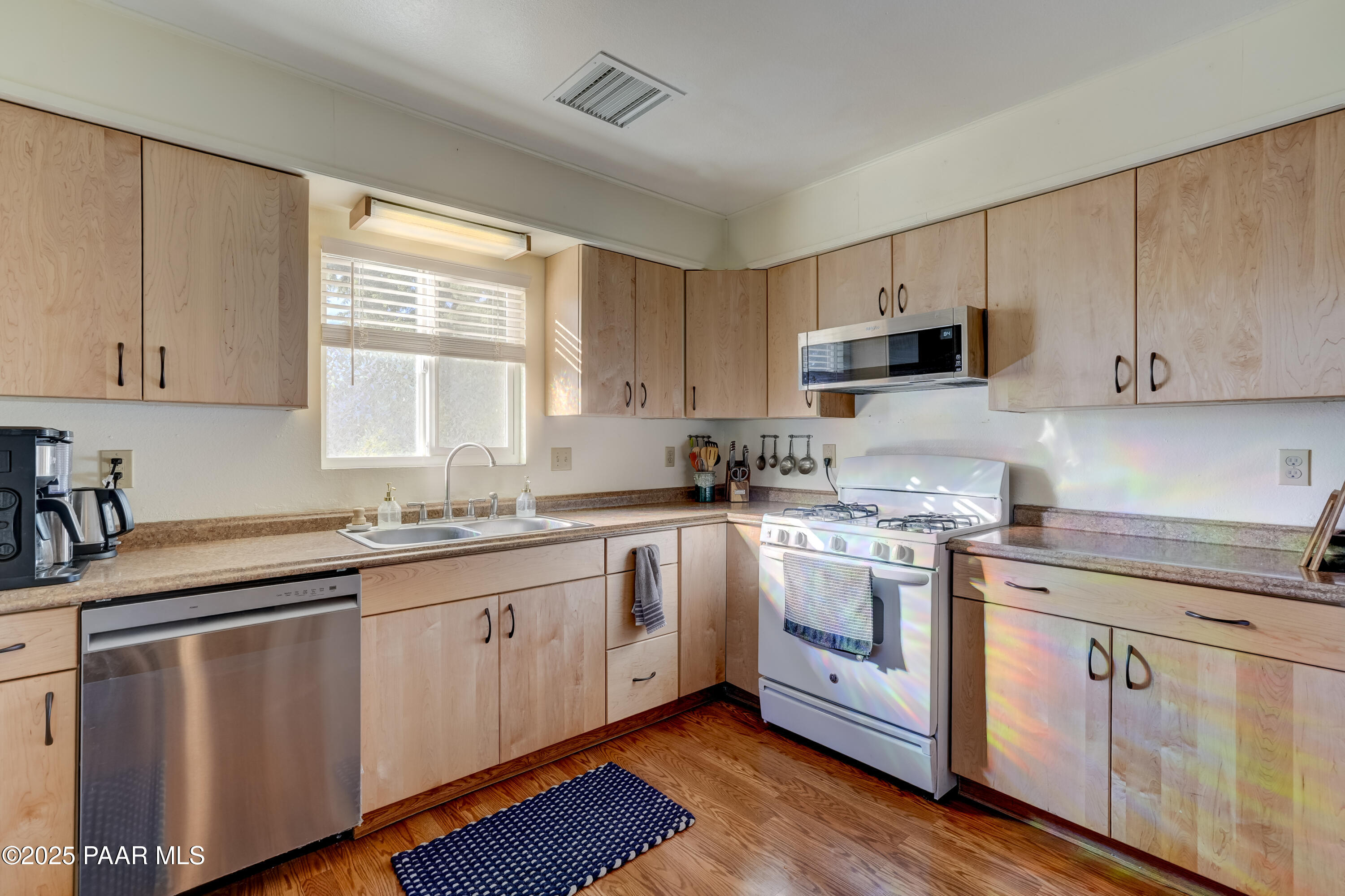 3215 North Tower Road Prescott Valley, AZ 86314 - Photo 11 of 35 Kitchen