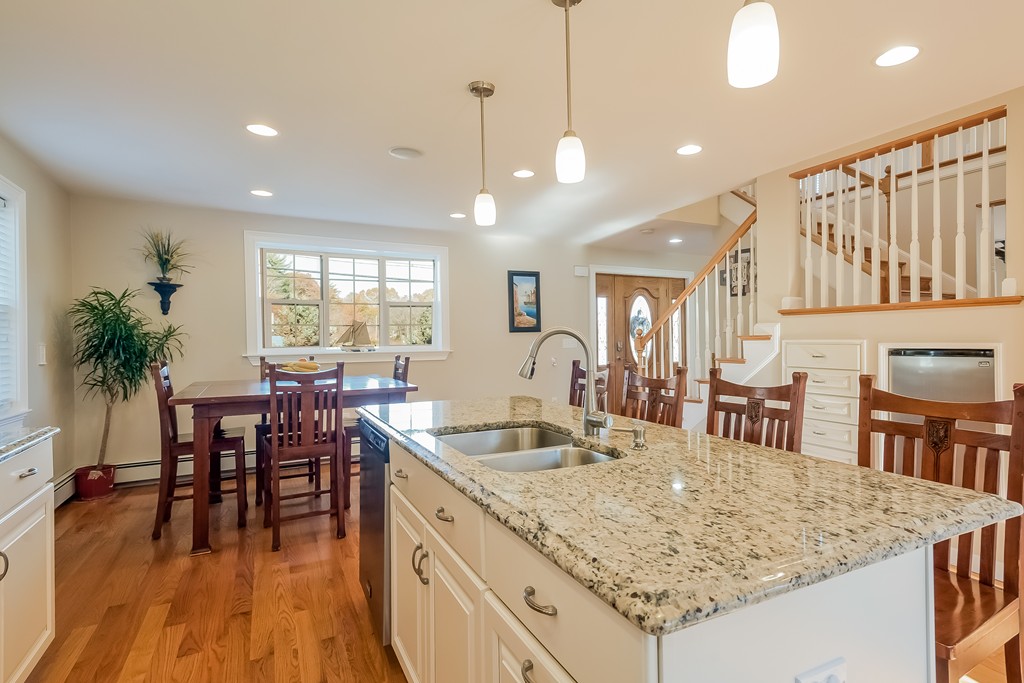 208 Reed Street Rockland, MA 02370 - Photo 5 of 25 Gallery Image 5