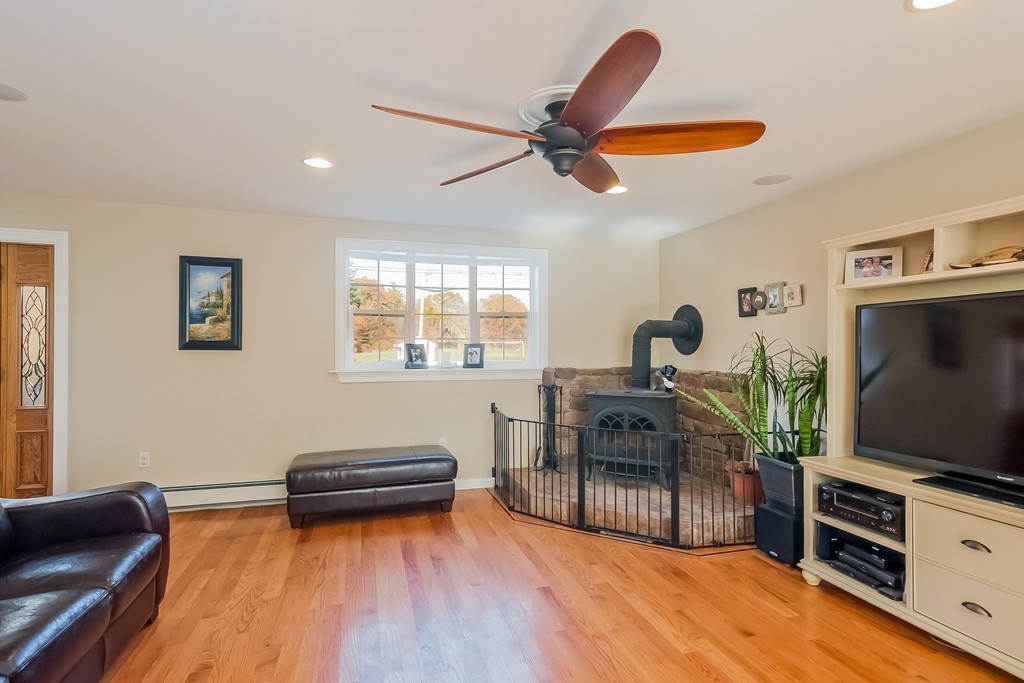 208 Reed Street Rockland, MA 02370 - Photo 6 of 25 Gallery Image 6
