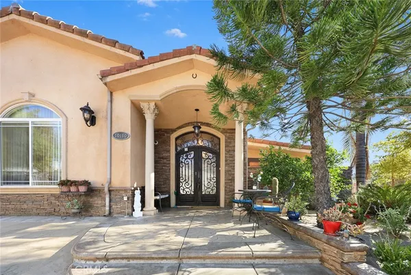 $1,495,000 | 10610 Oak Tree Way, Sunland, CA 91040