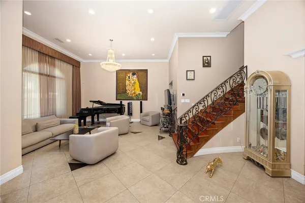 $1,495,000 | 10610 Oak Tree Way, Sunland, CA 91040