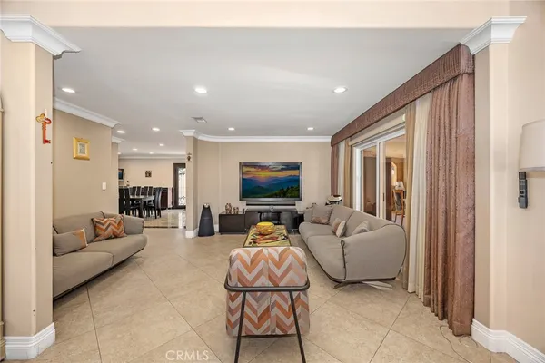 $1,495,000 | 10610 Oak Tree Way, Sunland, CA 91040