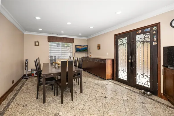 $1,495,000 | 10610 Oak Tree Way, Sunland, CA 91040