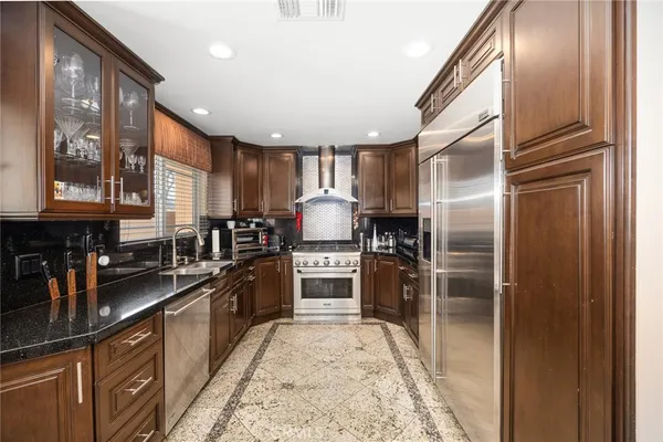 $1,495,000 | 10610 Oak Tree Way, Sunland, CA 91040