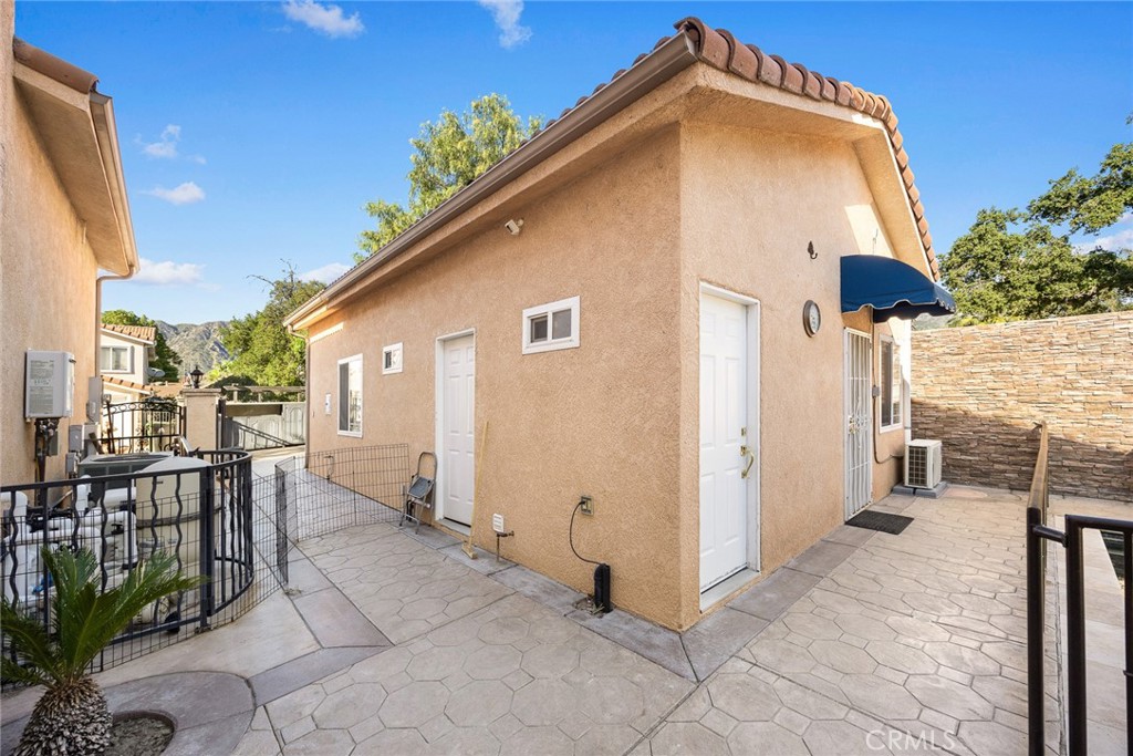 10610 Oak Tree Way Sunland, CA 91040 - Photo 38 of 63 a view of a house with a yard