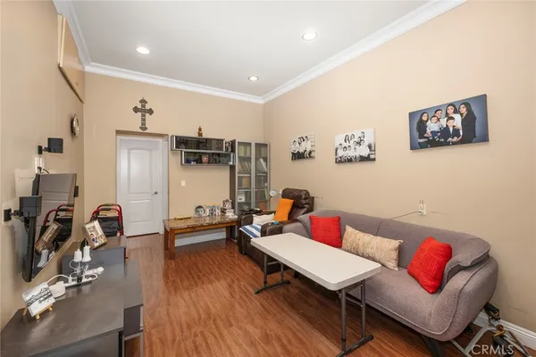 $1,495,000 | 10610 Oak Tree Way, Sunland, CA 91040