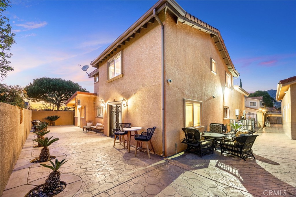 10610 Oak Tree Way Sunland, CA 91040 - Photo 48 of 63