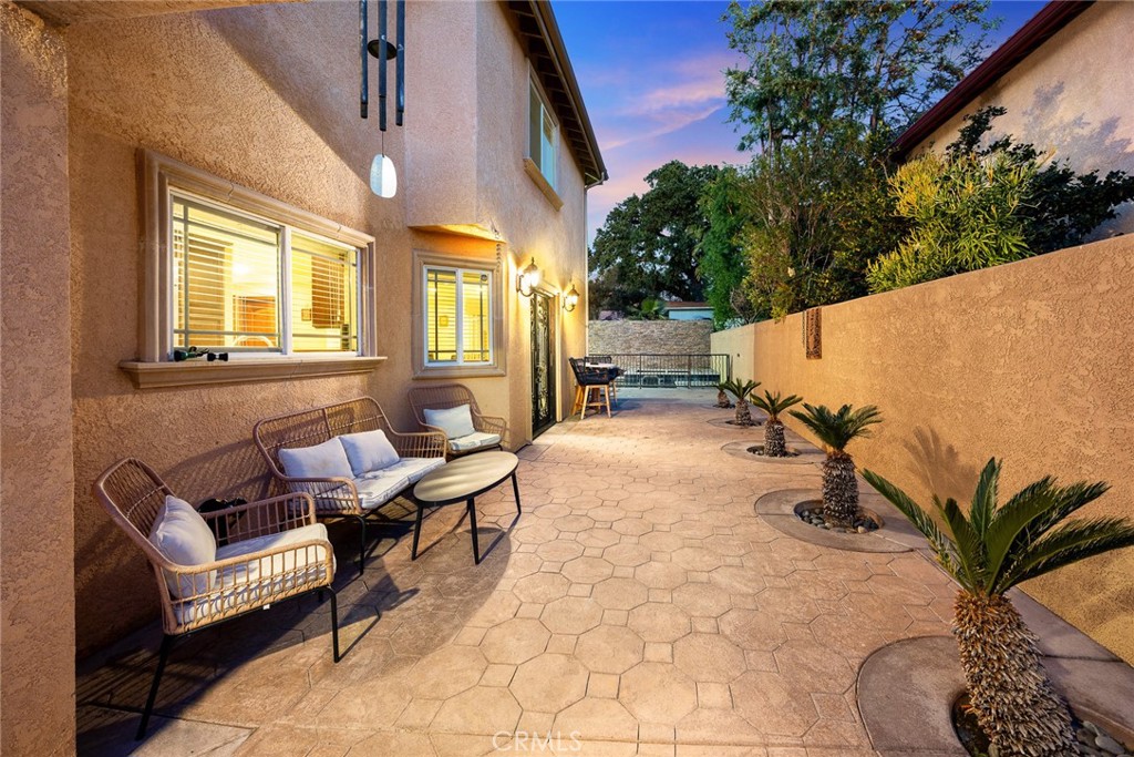 10610 Oak Tree Way Sunland, CA 91040 - Photo 49 of 63 a building outdoor space with patio furniture