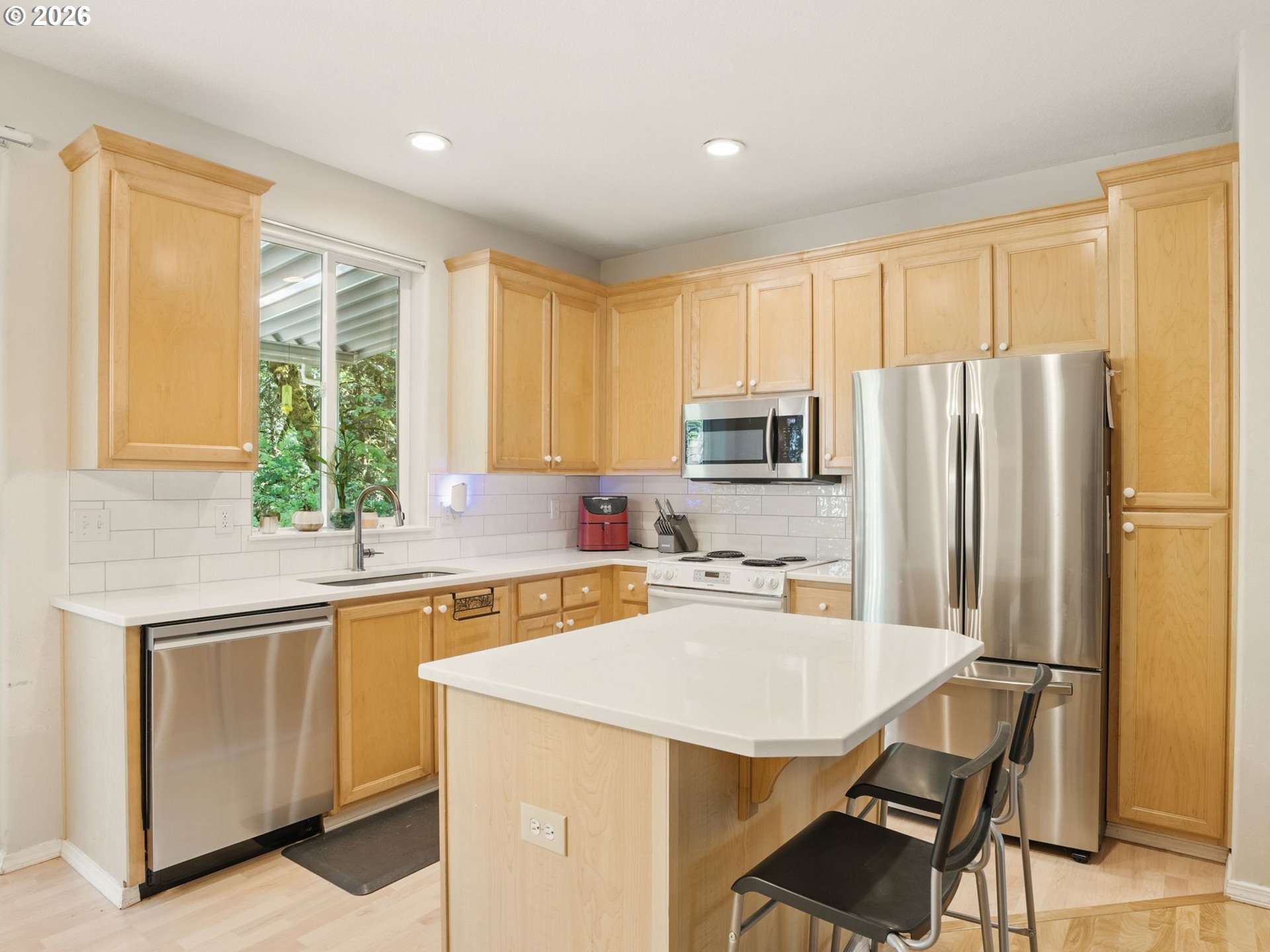 13370 Southwest 148th Avenue Portland, OR 97223 - Photo 7 of 29 Kitchen/Dining Room