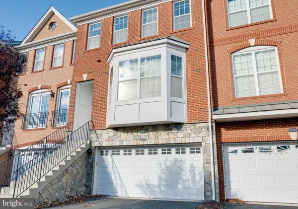 $3,350 | 43289 Mitcham Square, Ashburn, VA 20148