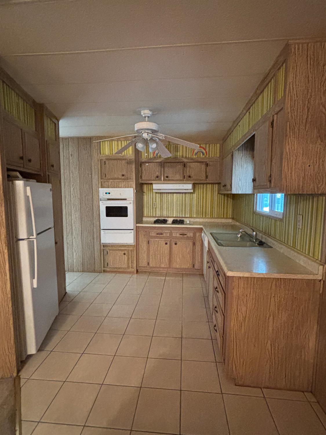 421 Allen Way Turlock, CA 95380 - Photo 3 of 7