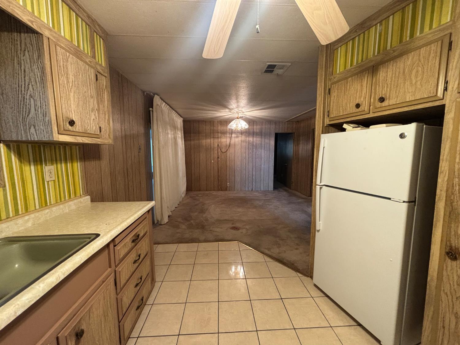 421 Allen Way Turlock, CA 95380 - Photo 4 of 7