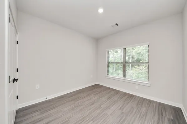 $1,729 | 7711 Longmire Road, Unit 102, Conroe, TX 77304