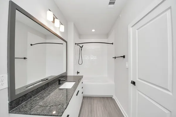 $1,729 | 7711 Longmire Road, Unit 102, Conroe, TX 77304