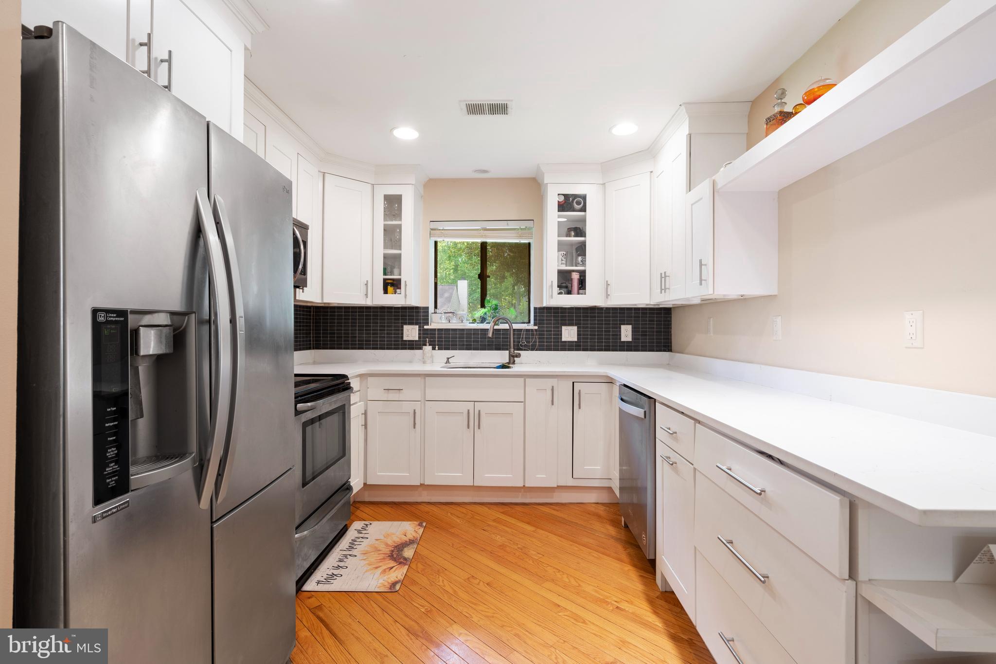 156 Eaton Drive Wayne, PA 19087 - Photo 4 of 15