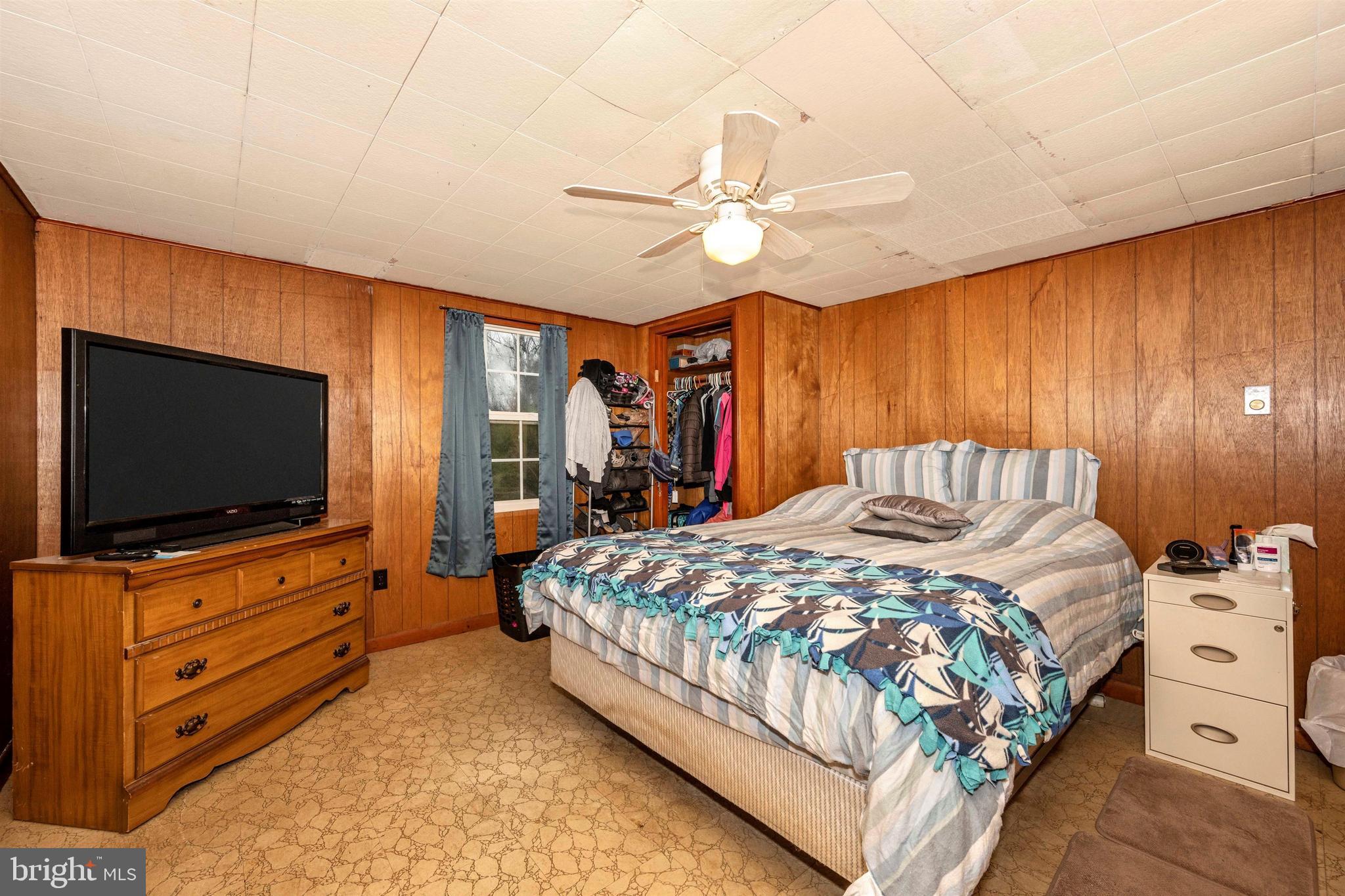 3813 Basford Road Frederick, MD 21703 - Photo 32 of 40 Bedroom 1