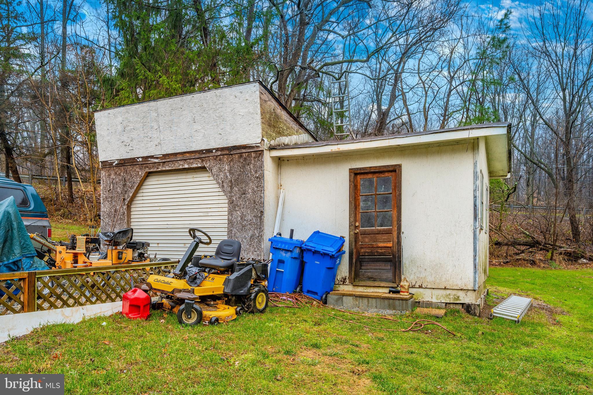 3813 Basford Road Frederick, MD 21703 - Photo 7 of 40 Outbuilding with electric.