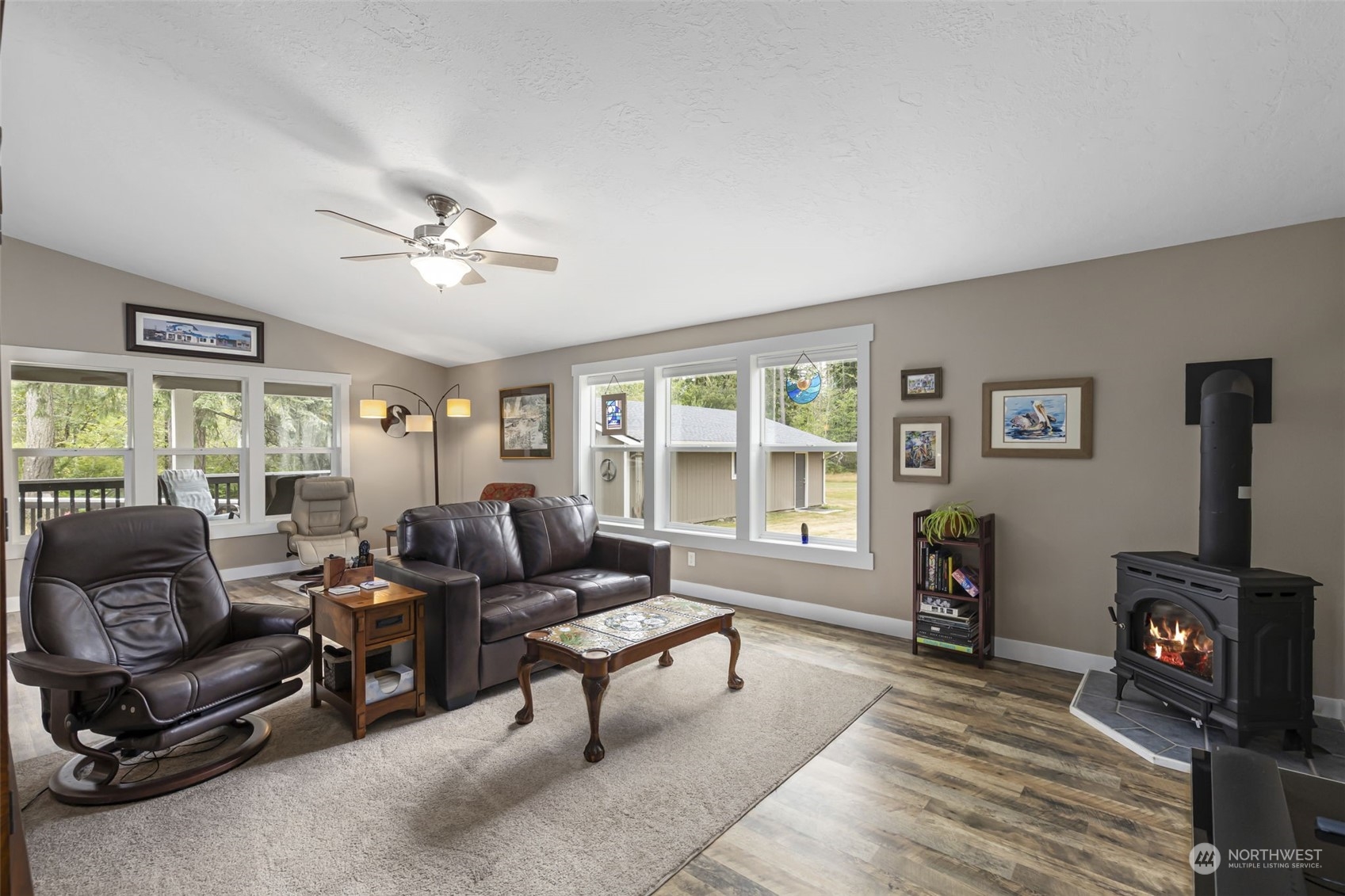 5326 Southwest Old Clifton Road Port Orchard, WA 98367 - Photo 12 of 33 Gallery Image 12