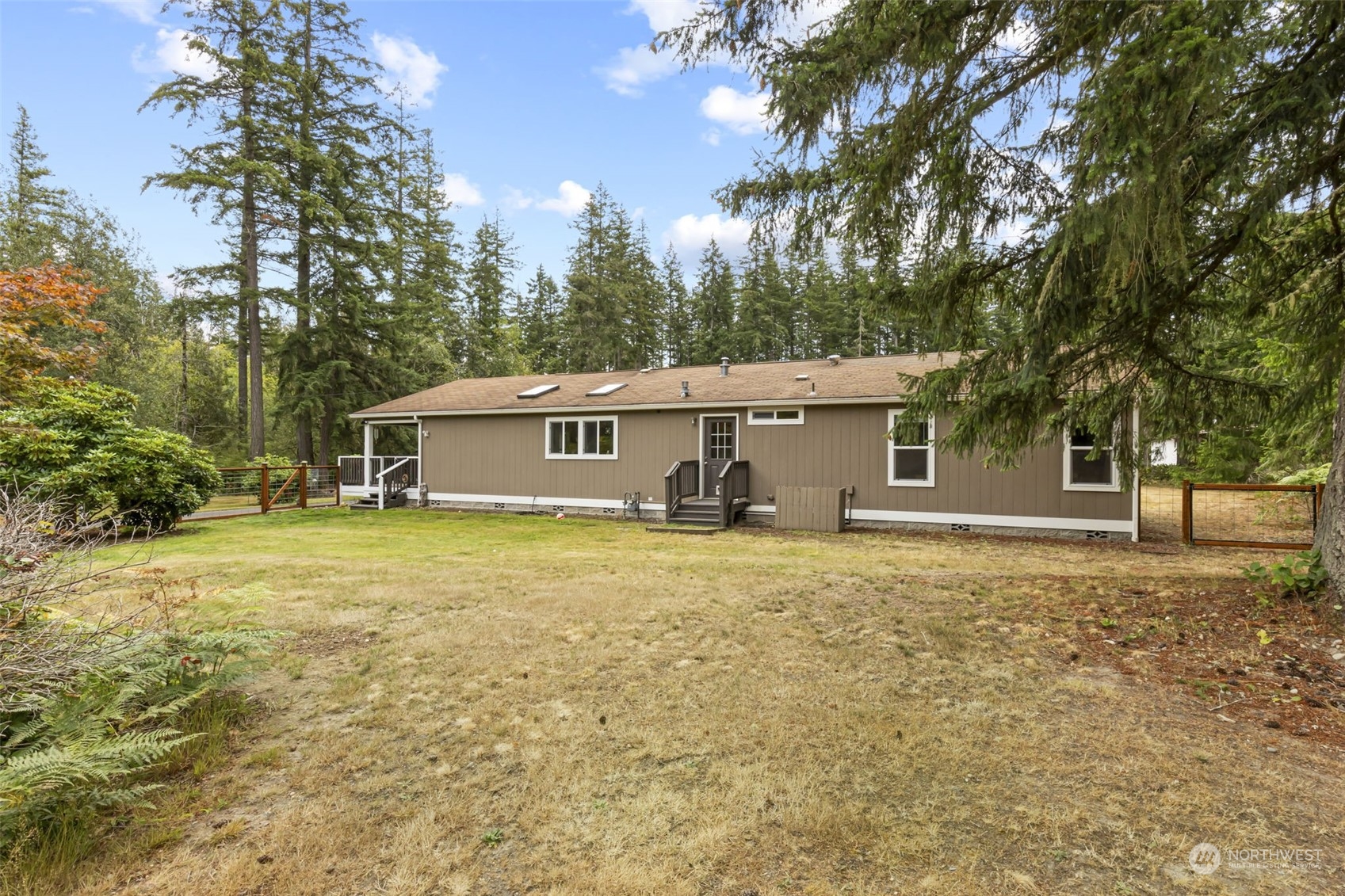 5326 Southwest Old Clifton Road Port Orchard, WA 98367 - Photo 4 of 33 Gallery Image 4