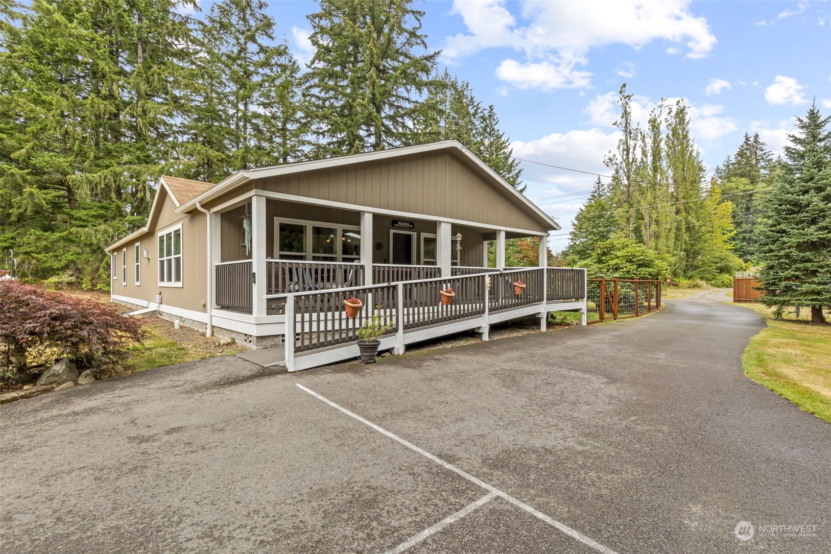 5326 Southwest Old Clifton Road Port Orchard, WA 98367 - Photo 5 of 33 Gallery Image 5