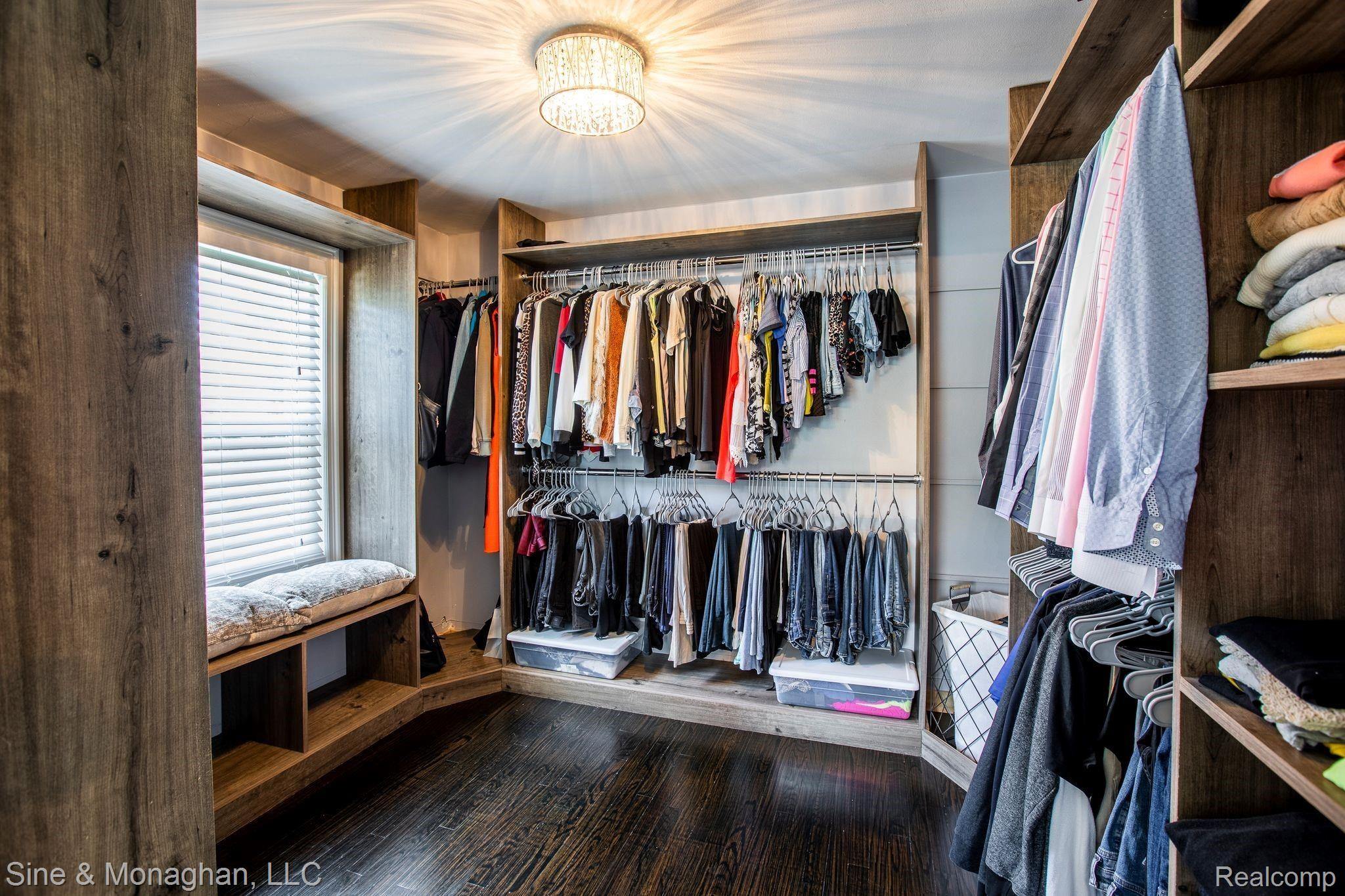 1082 Roslyn Road Grosse Pointe, MI 48236 - Photo 19 of 34 1082 Roslyn Rd-29.jpg