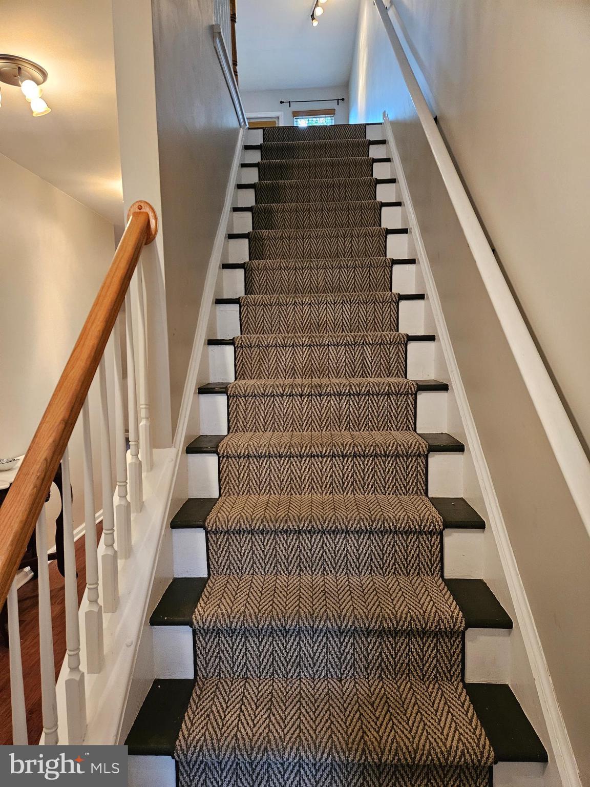 16 Weatherly Road Delran, NJ 08075 - Photo 11 of 30 a view of entryway with wooden floor