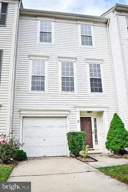 16 Weatherly Road Delran, NJ 08075 - Photo 2 of 30 a front view of a house