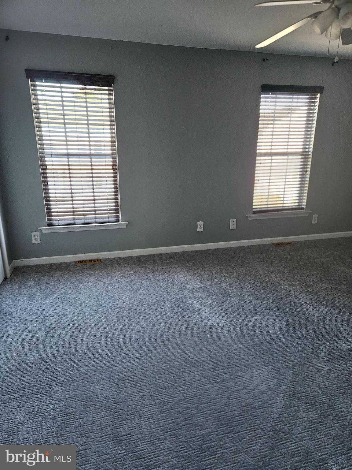 16 Weatherly Road Delran, NJ 08075 - Photo 24 of 30 an empty room with a window