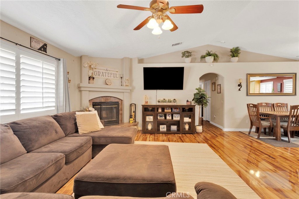 20083 Rimrock Road East Apple Valley, CA 92307 - Photo 9 of 41