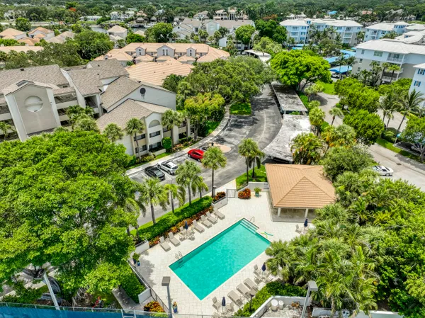 $424,980 | 325 Oak Harbour Drive, Juno Beach, FL 33408