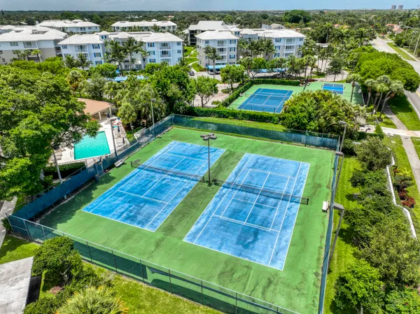 $424,980 | 325 Oak Harbour Drive, Juno Beach, FL 33408