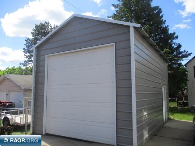 216 1st Street Southwest Chisholm, MN 55719 - Photo 3 of 24