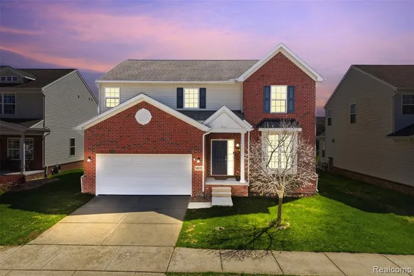 $529,900 | 59625 Twin Pines Drive, New Hudson, MI 48165