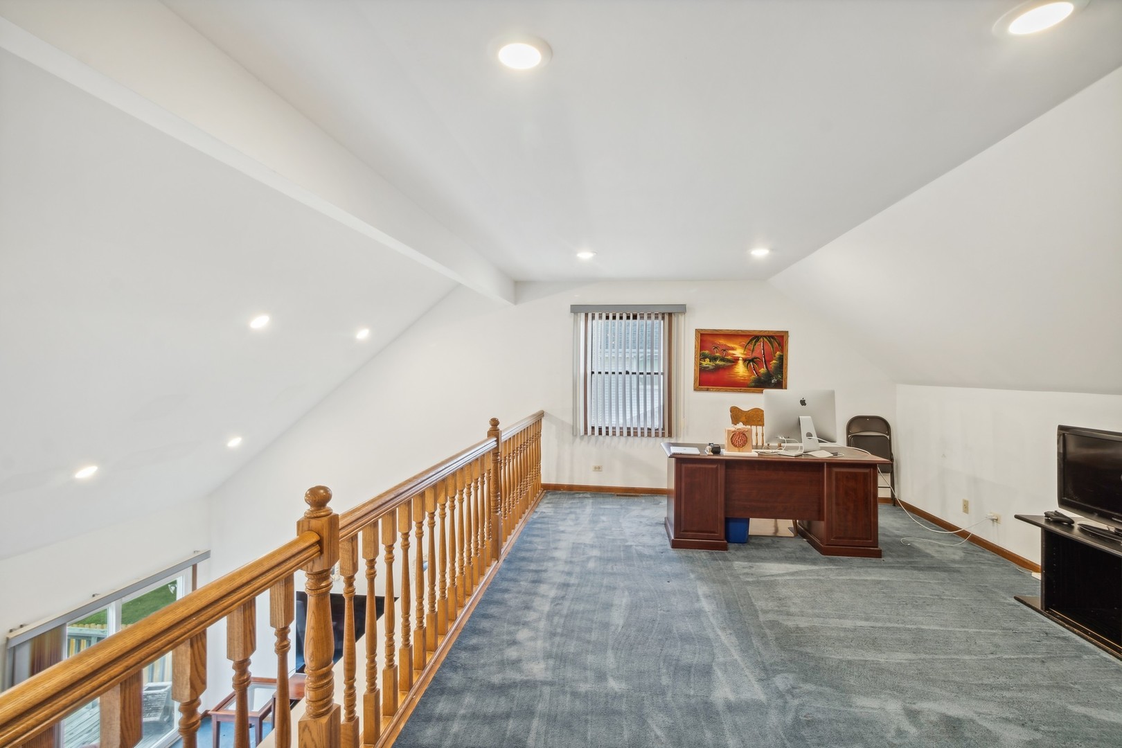 1605 Charlemagne Drive Hoffman Estates, IL 60192 - Photo 19 of 29 a view of a hallway with seating area