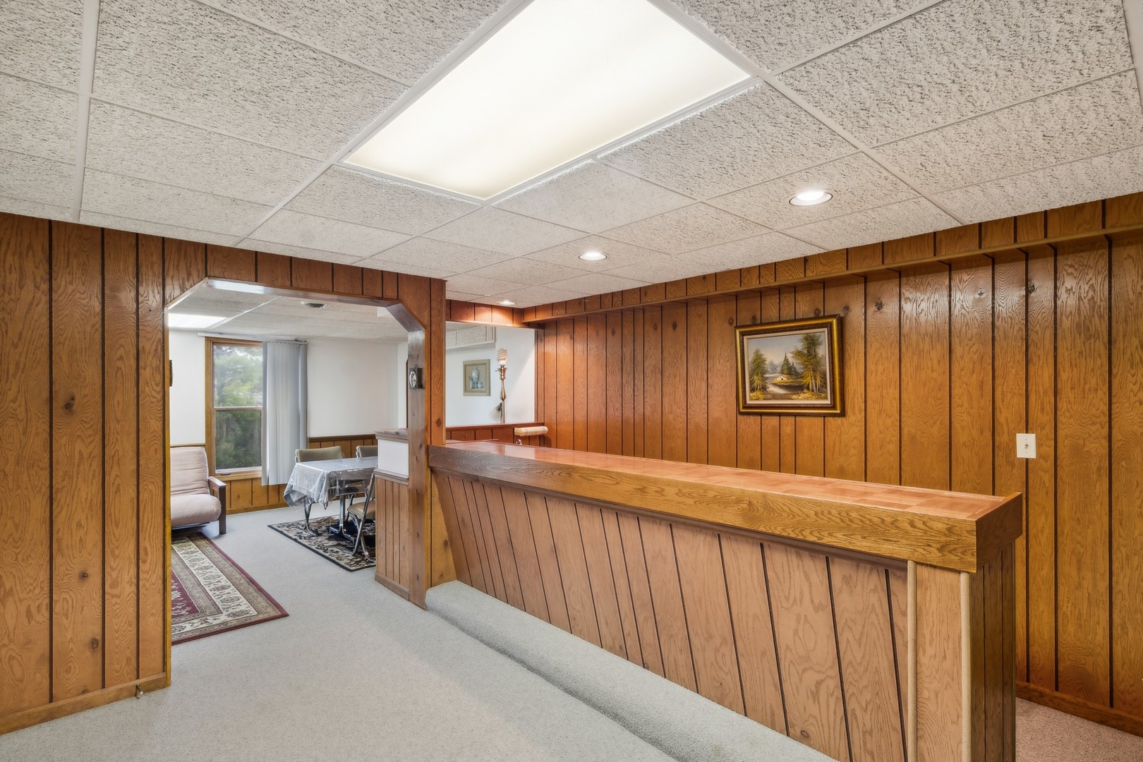 1605 Charlemagne Drive Hoffman Estates, IL 60192 - Photo 21 of 29 a view of a hallway with bathroom