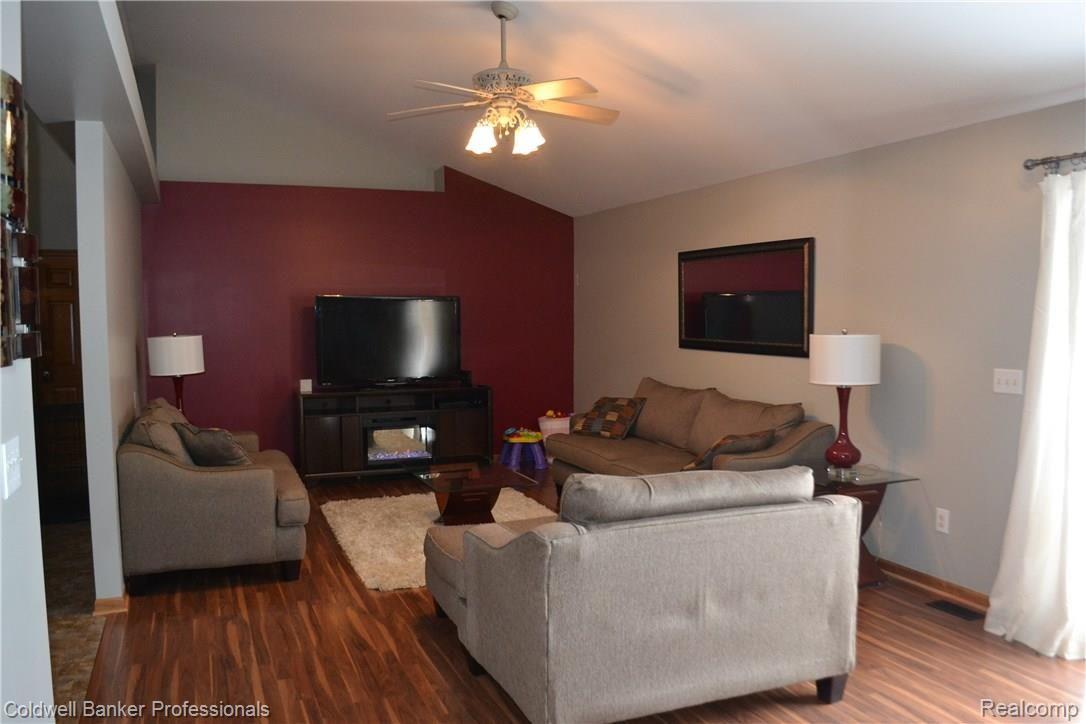 4728 Willis Road North Branch, MI 48461 - Photo 13 of 35 DSC_0086.JPG