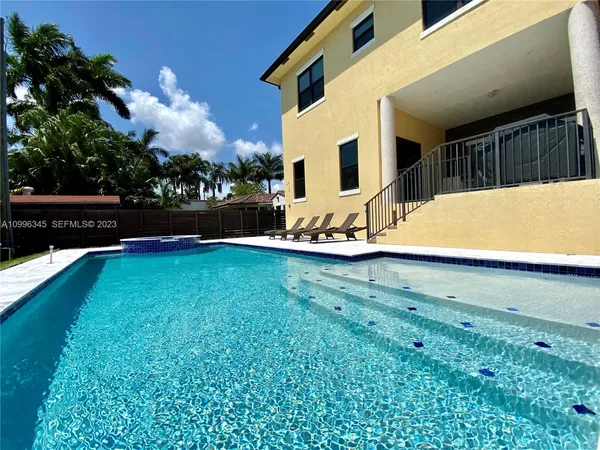 $9,500 | Hollywood Lakes North Lake, Hollywood, FL 33019