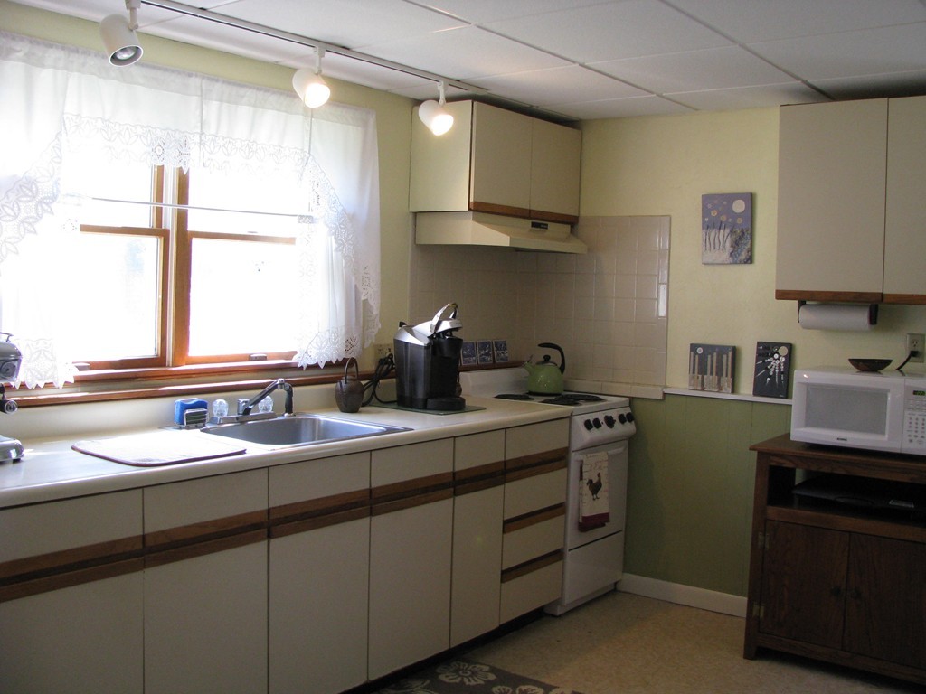 323 Hooppole Road Mashpee, MA 02649 - Photo 17 of 30 Gallery Image 17